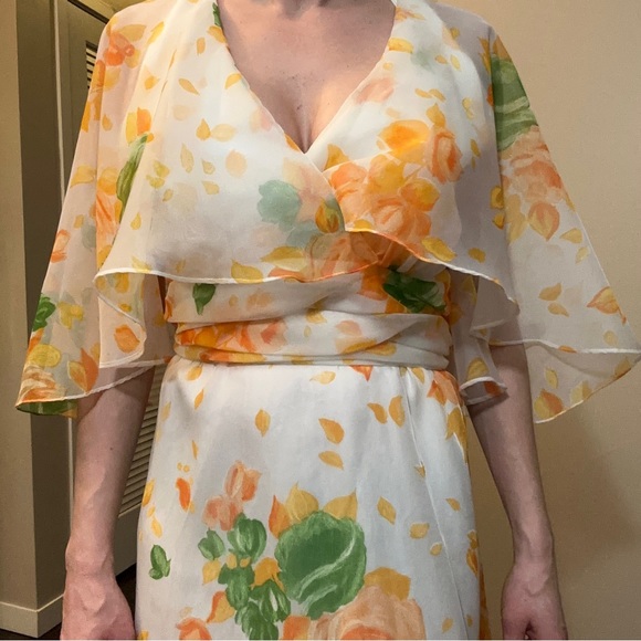 Authentic vintage 1970's Lorrie Deb gown with cape - Picture 9 of 17